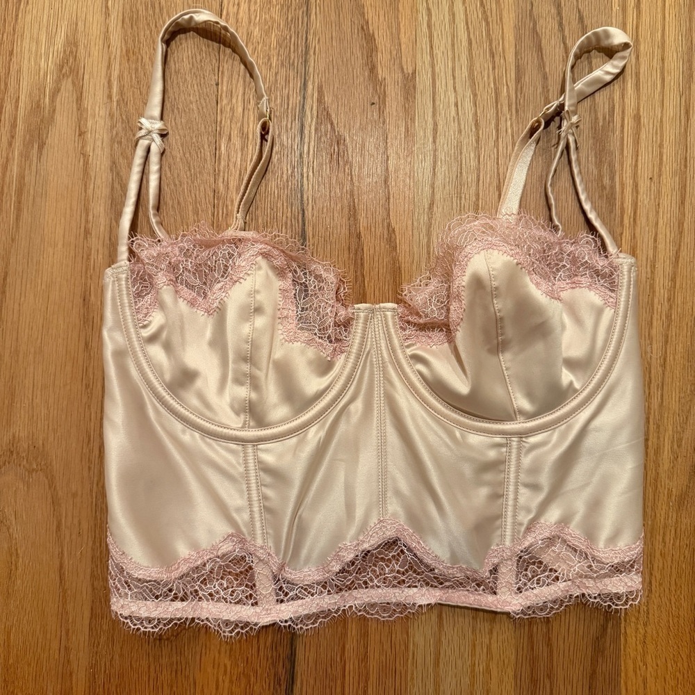 Victoria's Secret 32D Long Line Balconette Bra Corset Unlined Nude Rose